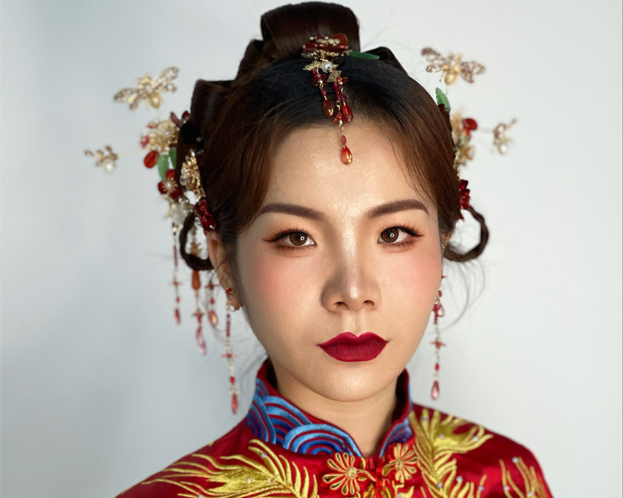 東方新娘造型，廣西新娘彩妝學校演繹中式浪漫