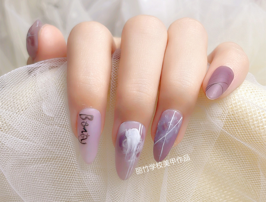 紫色芋泥美甲，廣西美甲職業(yè)技能學(xué)校作品