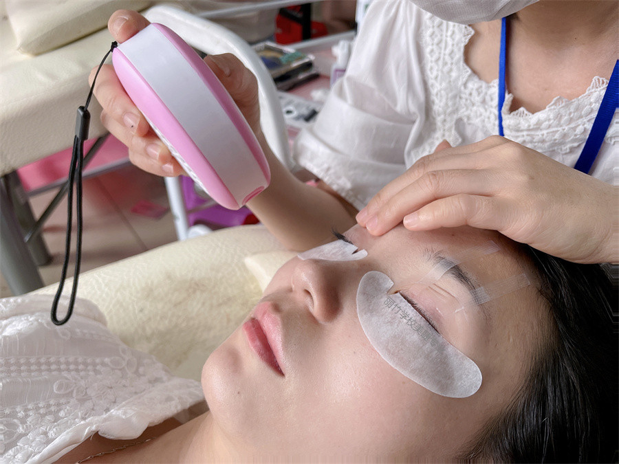 美睫風扇吹風機有什么用？南寧學美睫技術