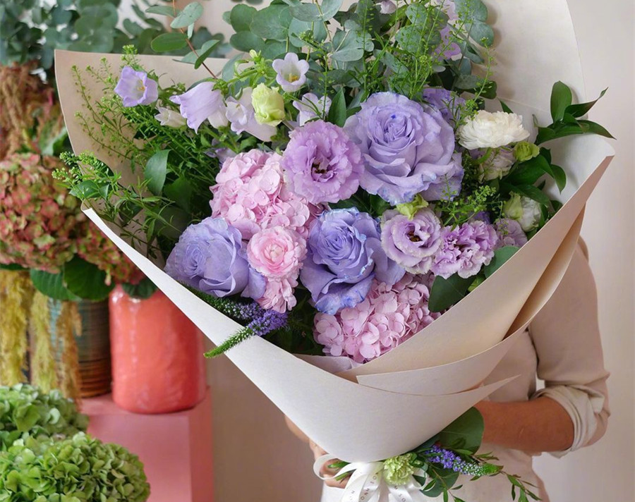 韓系甜美花束，廣西花藝插花造型學(xué)校浪漫推薦