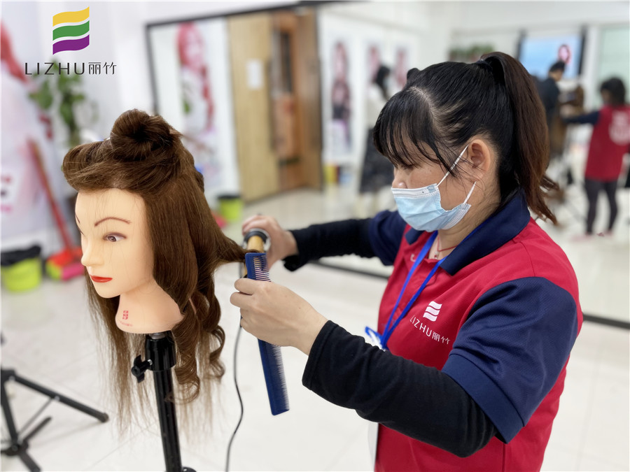 美發(fā)電棒注意事項(xiàng)，廣西正規(guī)美發(fā)學(xué)校分享