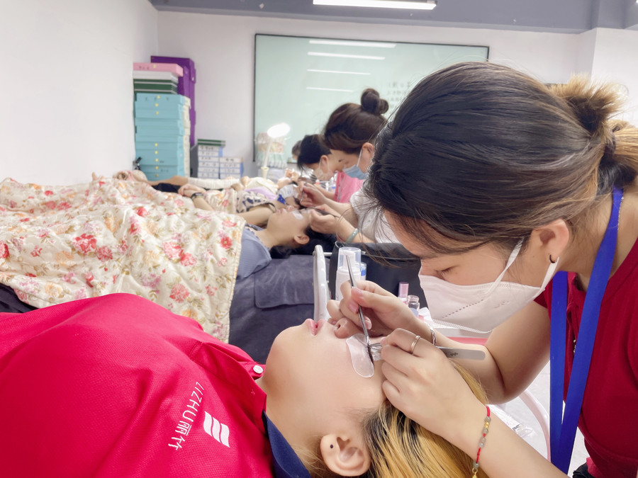 美睫市場前景分析：美睫市場為什么這么火爆？