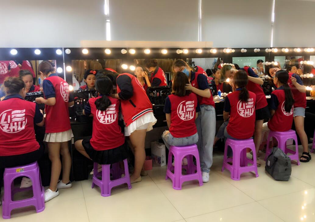 南寧化妝課堂：想要升班？先過考核