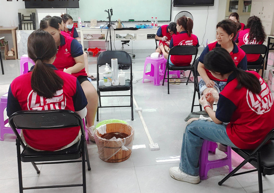 足部護(hù)理如何操作？南寧美甲學(xué)校排名課程