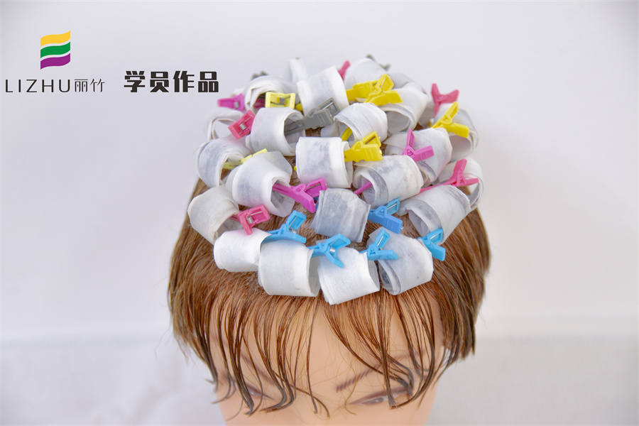 廣西燙發(fā)造型學(xué)校作品：錫紙燙、定位燙，包租婆卷筒造型
