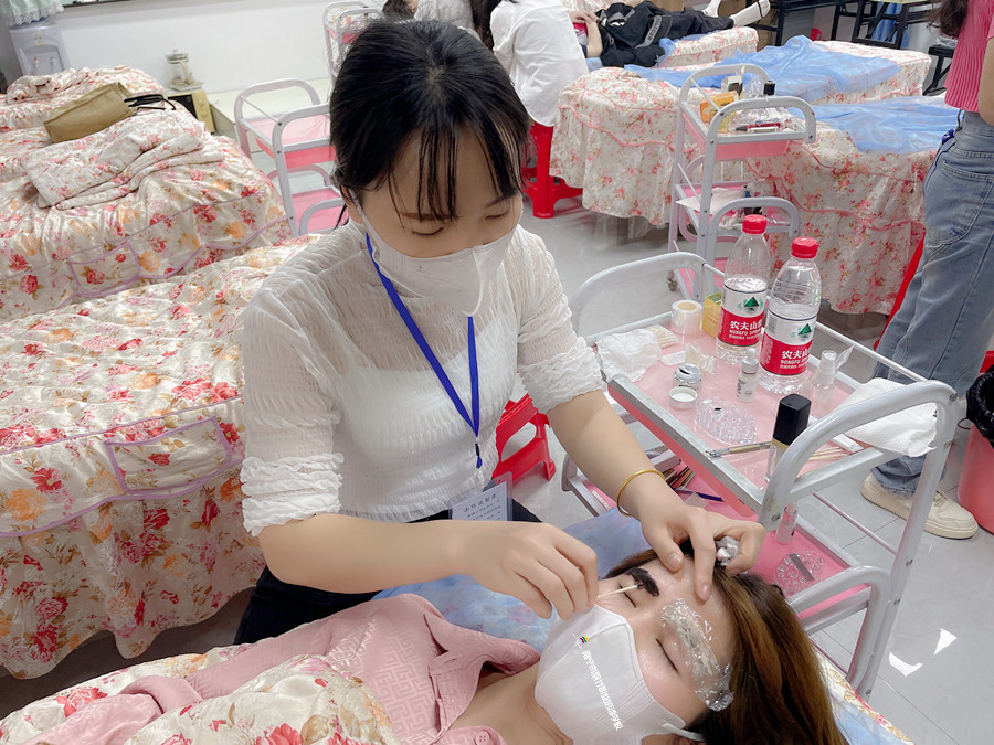 南寧學(xué)紋眉：紋眉結(jié)痂速度慢怎么辦？