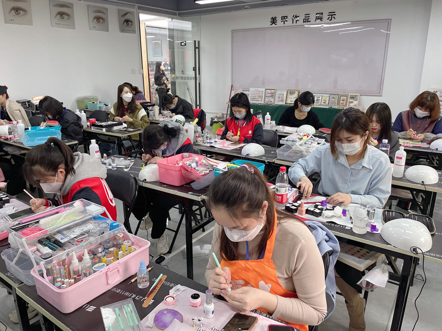 廣西美甲師：美甲磁鐵丟了怎么辦？