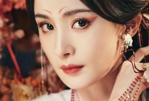 《狐妖小紅娘》眼妝教程，廣西化妝時(shí)尚培訓(xùn)