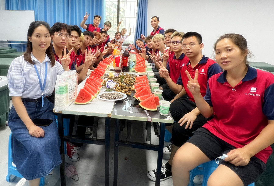 南寧美發(fā)學校畢業(yè)座談會，感念師恩