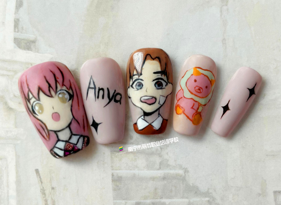卡通動(dòng)漫美甲，南寧學(xué)美甲款式