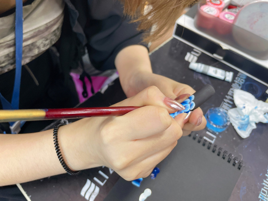 美甲排筆彩繪技巧，廣西美甲培訓(xùn)