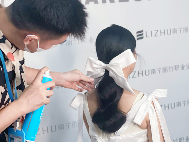 簡約韓式新娘手法要點(diǎn)概述，廣西化妝學(xué)校教學(xué)筆記