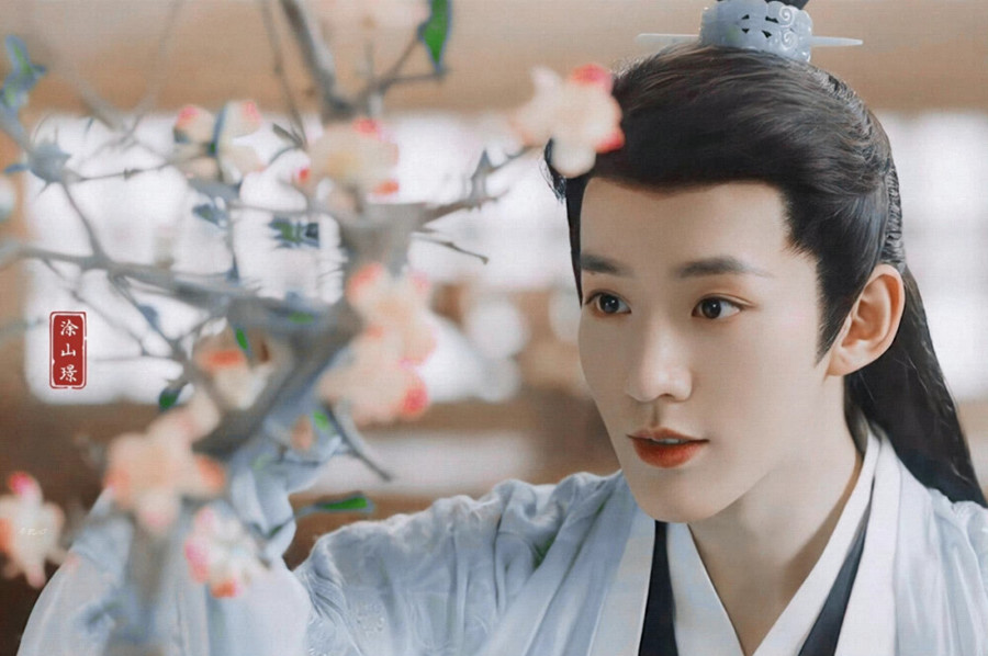 不貼假睫毛也好看的眼妝，廣西學(xué)化妝影視