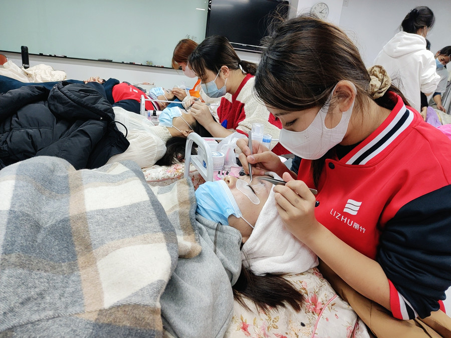 美睫為什么會受歡迎？南寧美睫專業(yè)解答