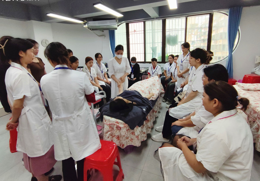 南寧學(xué)美容手法：手臂按摩的操作技巧