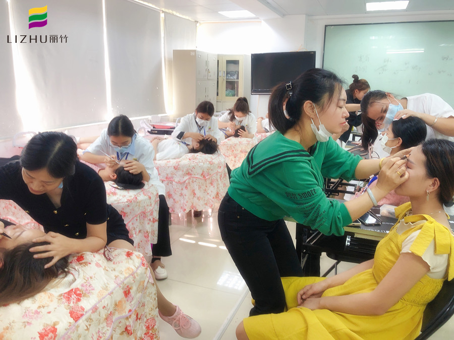 紋繡師做好漸變效果的技巧，廣西紋繡師職業(yè)學校分享