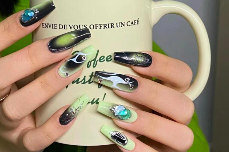 Y2k千禧辣妹長款美甲，南寧美甲網(wǎng)紅造型培訓