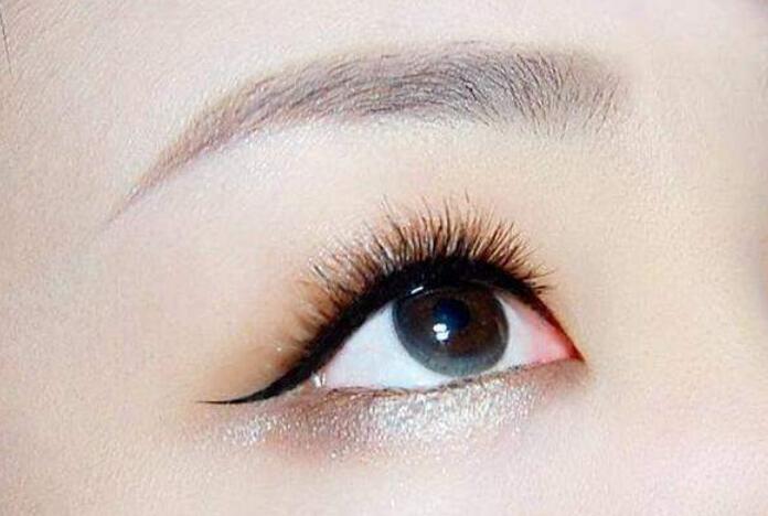 零基礎(chǔ)學紋唇：如何提升唇部留色的技巧