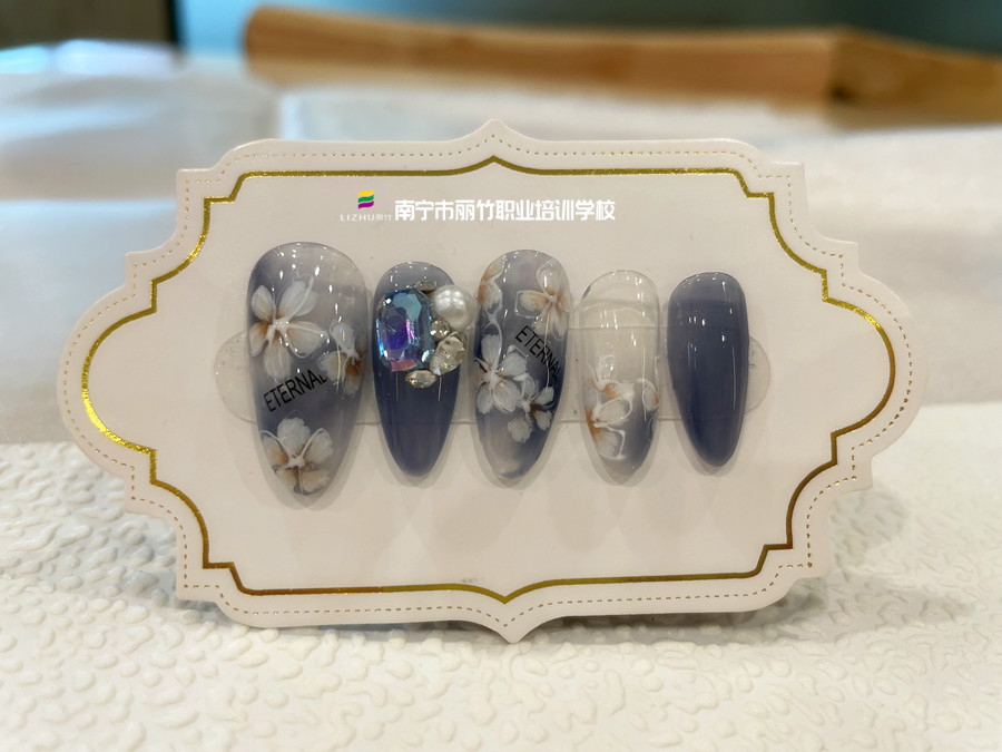 花卉美甲，南寧美甲進修提升