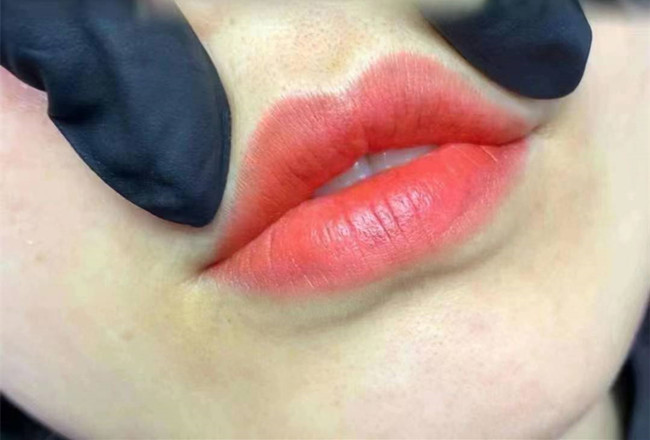 紋唇的顏色要怎么選擇？零基礎(chǔ)學紋唇