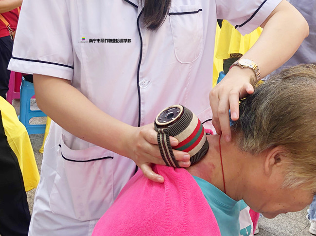 冬季艾灸為什么好？南寧美甲造型培訓(xùn)（麗竹美甲培訓(xùn)學(xué)校）課程介紹：