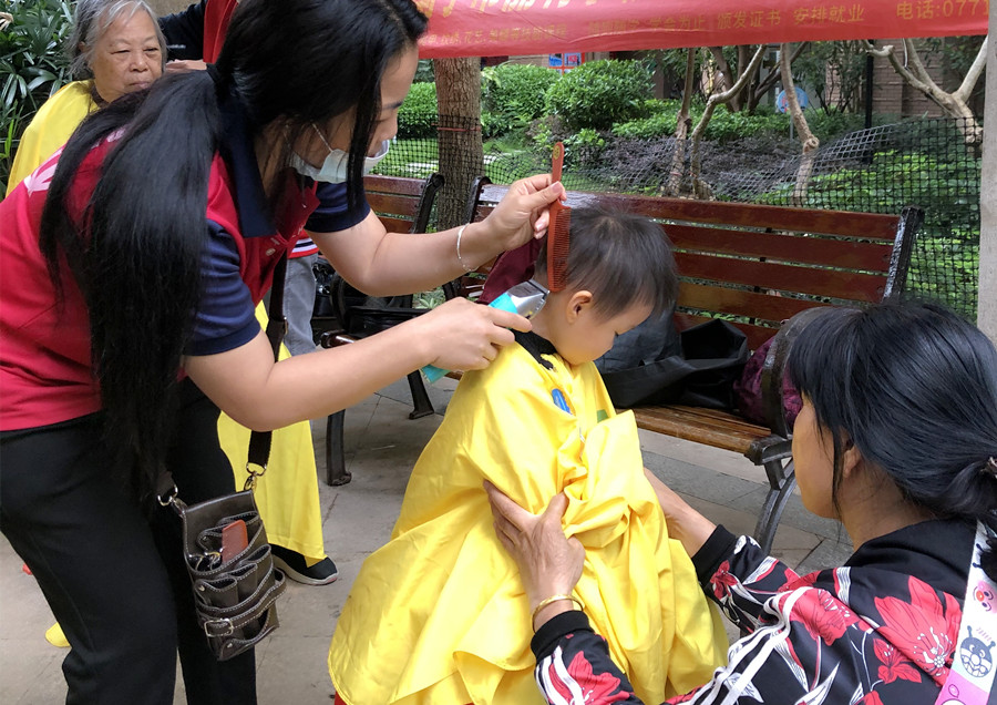 怎么給兒童理發(fā)？廣西美發(fā)師職業(yè)教學(xué)