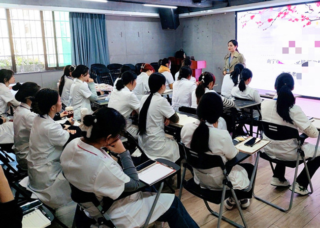 南寧美容理論教學 | 美容理論講解