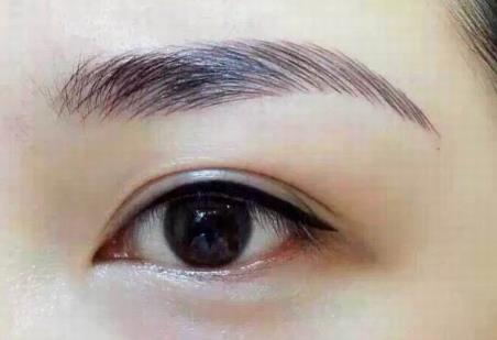 為什么眉毛和美瞳線要一起紋？南寧紋繡造型學(xué)校解析