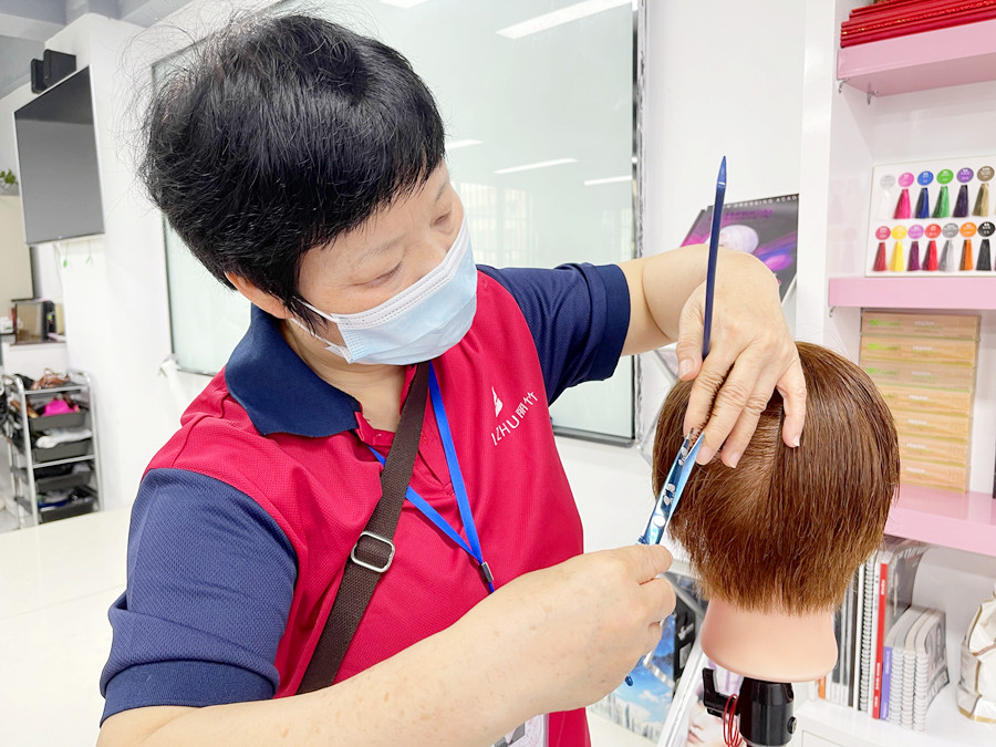 廣西美發(fā)技師學校年末生源爆爆爆