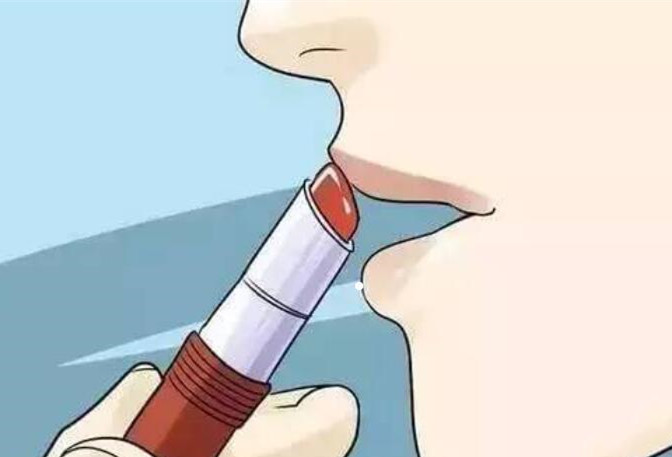 嘴唇干裂起皮的原因，南寧美容護(hù)膚養(yǎng)顏教程