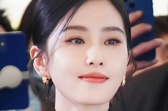 劉詩(shī)詩(shī)黑天鵝日常淡妝，廣西化妝彩妝專業(yè)分享