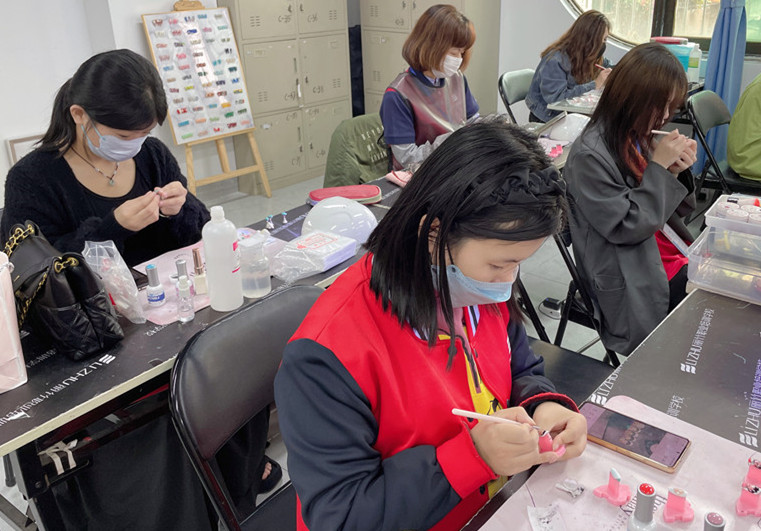 南寧美甲學(xué)校上課花絮 | 南寧美甲課堂隨拍