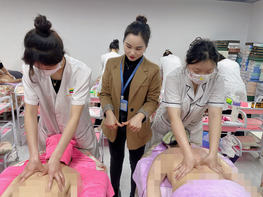 冬季背部按摩的好處，南寧美容美體專業(yè)分享