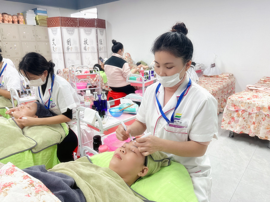 ?學(xué)美容心得體會(huì)：選擇麗竹，把握成功