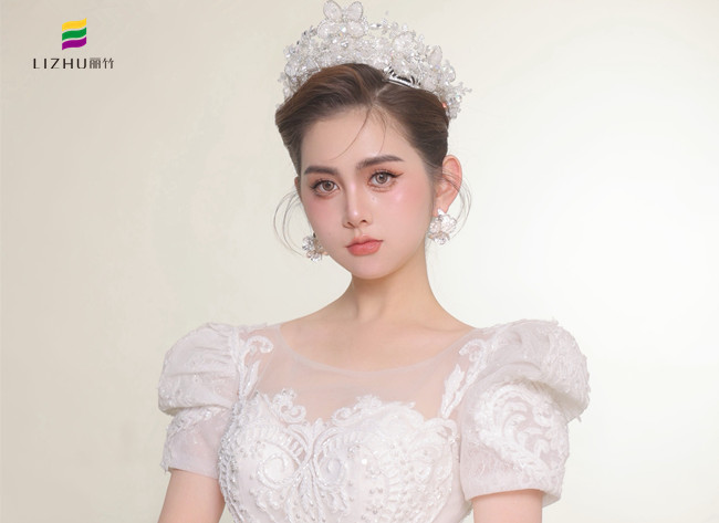 簡約氣質(zhì)新娘，廣西學(xué)新娘跟妝作品