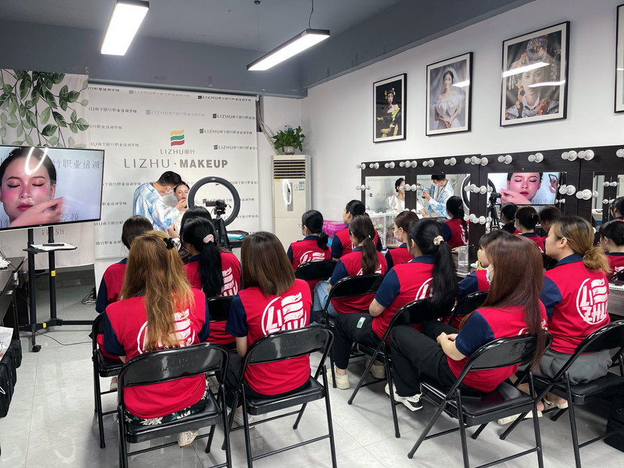 化妝如何省錢(qián)的方法，南寧化妝職業(yè)培訓(xùn)