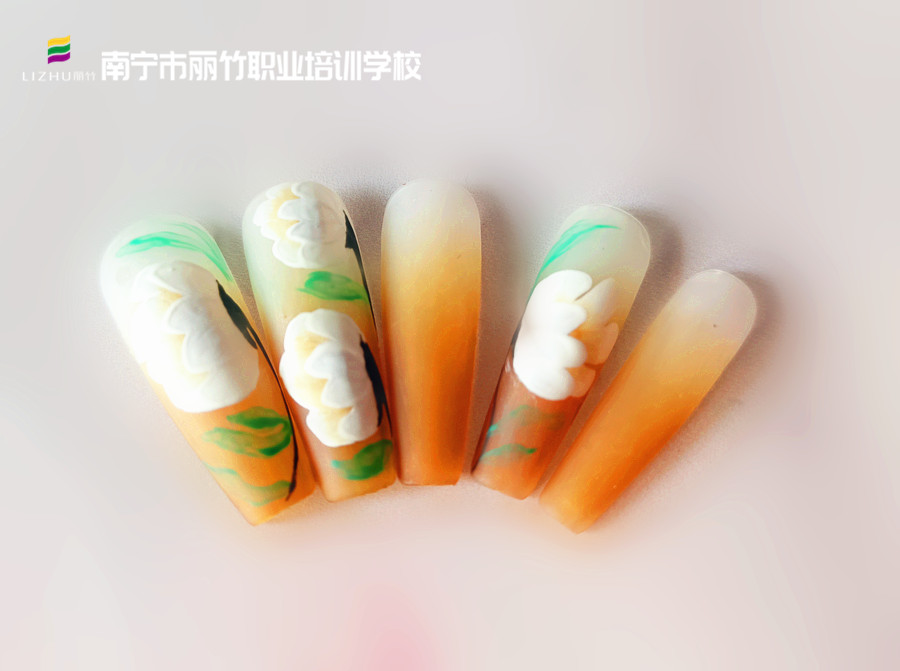 春日彩繪美甲，南寧美甲短期培訓作品