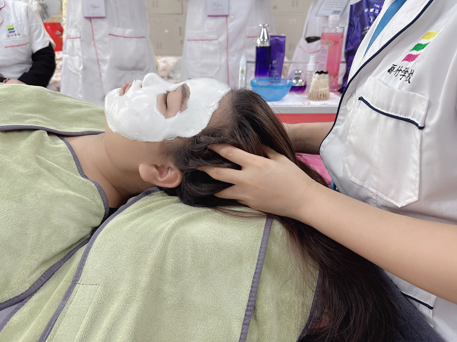 中藥面膜的好處，南寧美容護膚養(yǎng)顏培訓(xùn)