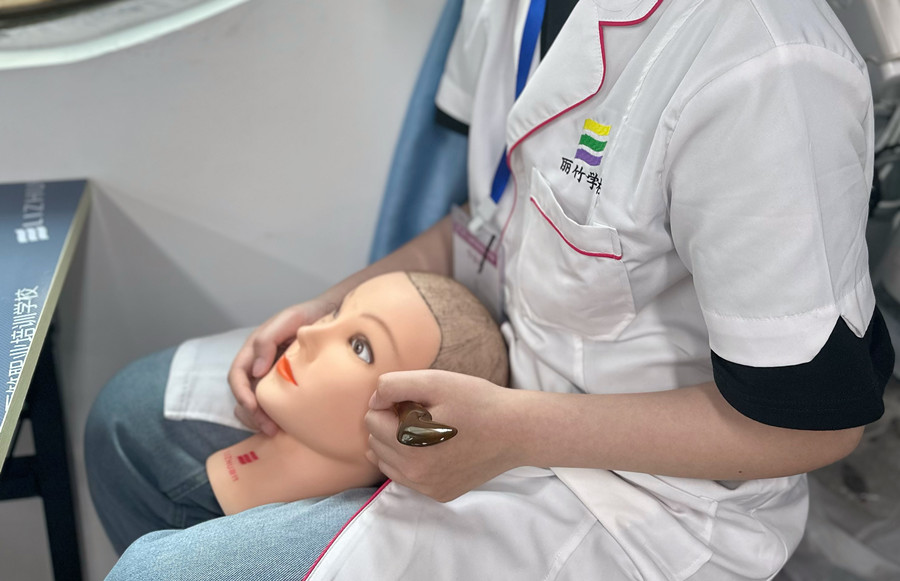 眼部刮(sha)痧后續(xù)護(hù)理，零基礎(chǔ)美容培訓(xùn)