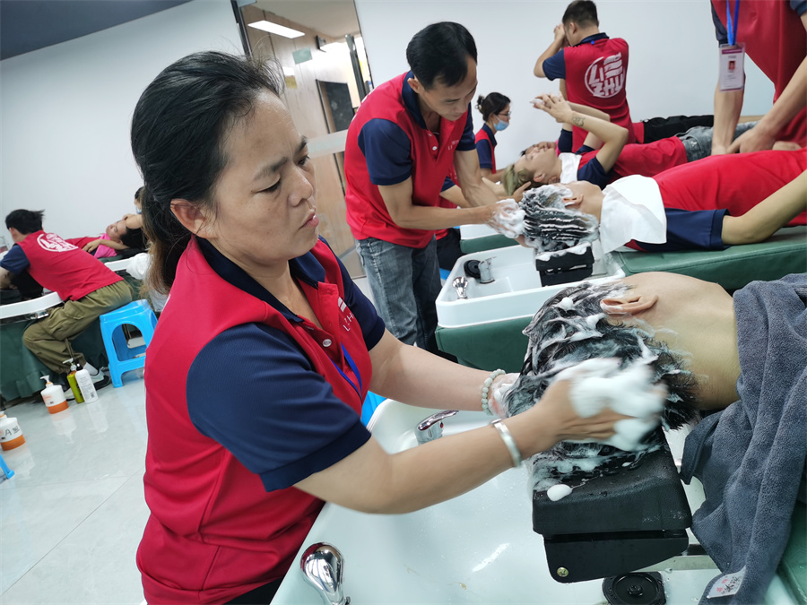 美發(fā)洗護(hù)的流程，廣西專業(yè)洗護(hù)班課堂實(shí)況