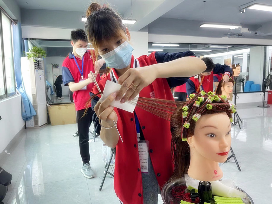 南寧燙發(fā)培訓(xùn)：美發(fā)標(biāo)準(zhǔn)杠基礎(chǔ)知識