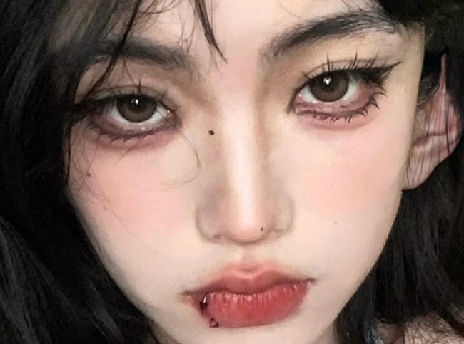 超A的亞裔混血辣妹眼妝教程，廣西網(wǎng)紅造型培訓(xùn)