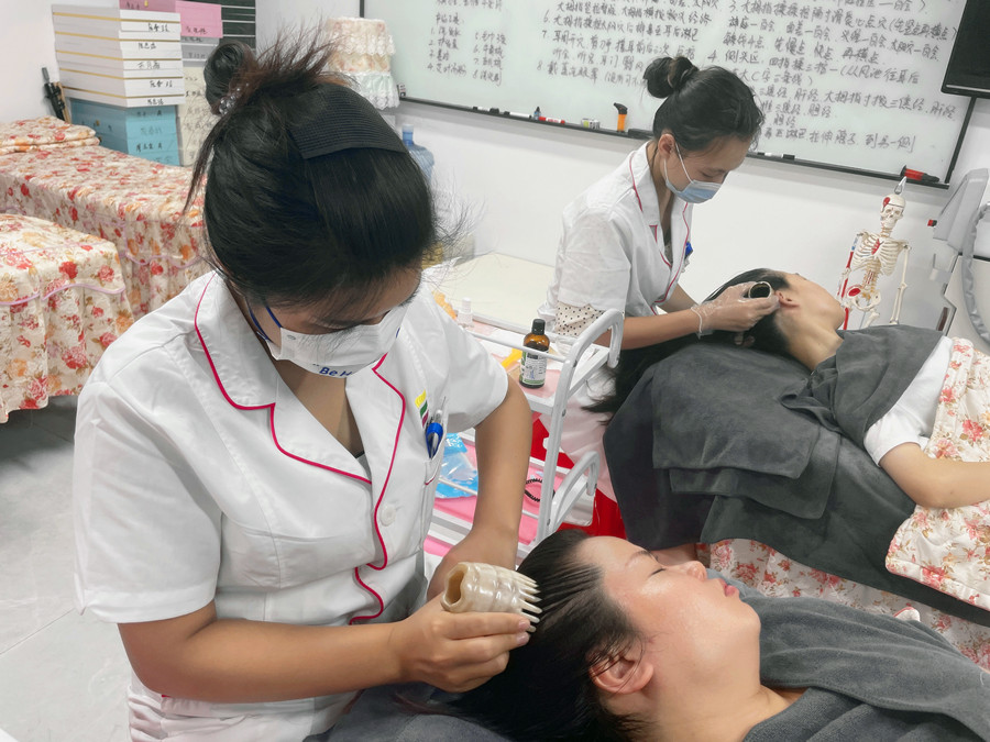頭療養(yǎng)發(fā)基本流程，南寧頭皮養(yǎng)發(fā)護(hù)理班實(shí)操講解