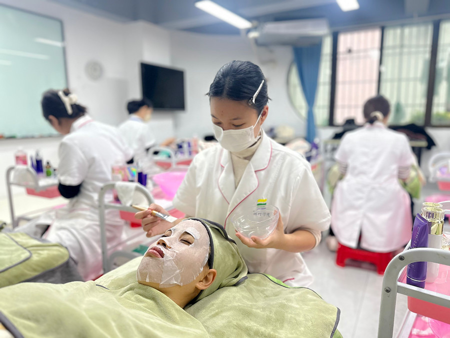 如何去除濁相？南寧皮膚管理師教你