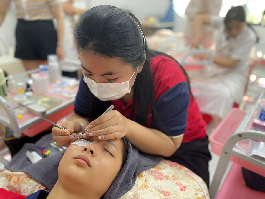 常見的美睫方式，南寧西鄉(xiāng)塘區(qū)美睫學校講解