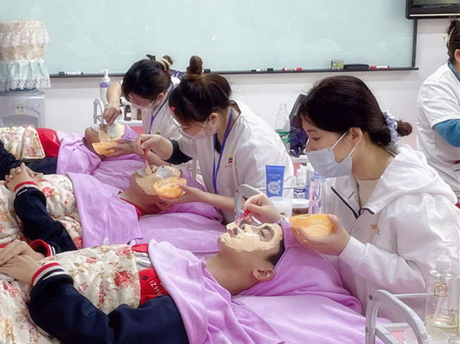 大愛喜歡軟膜粉護膚的原因，廣西學皮膚管理