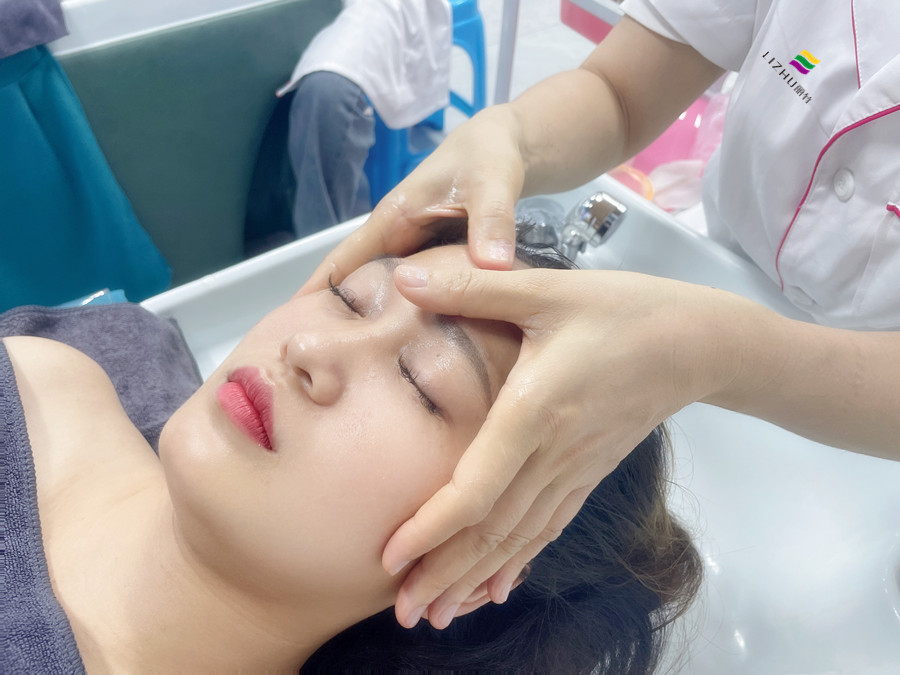 睡出來(lái)的好皮膚，南寧美容皮膚護(hù)解析