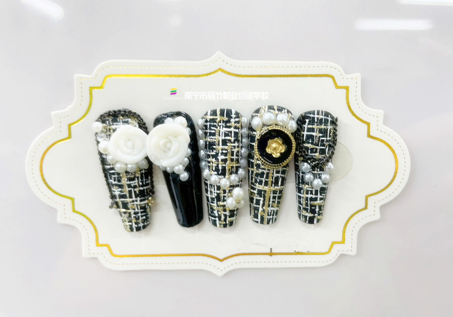 小香風(fēng)美甲，南寧美甲學(xué)徒必學(xué)款式