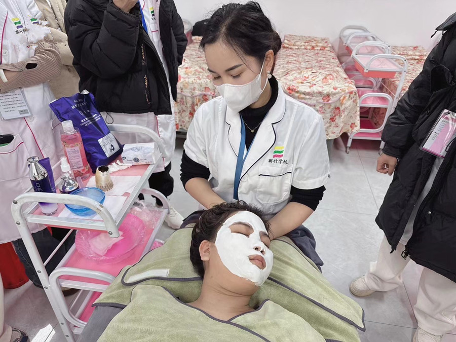 夏季肌膚老化快的原因，廣西美容護(hù)膚中心分析