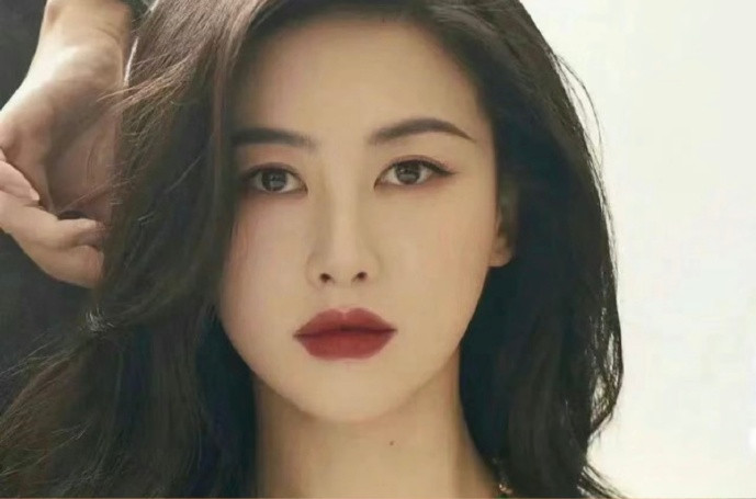 水彎眉教程，南寧化妝師日常必學(xué)